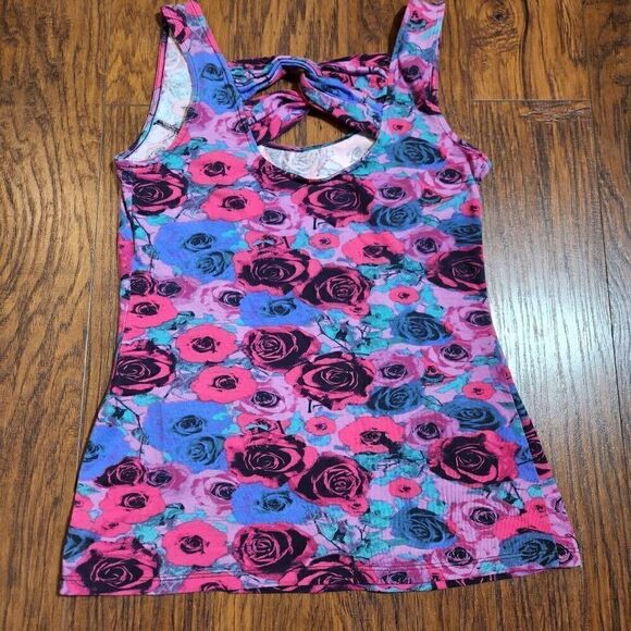 Cross back rose tank - Picture 2 of 4